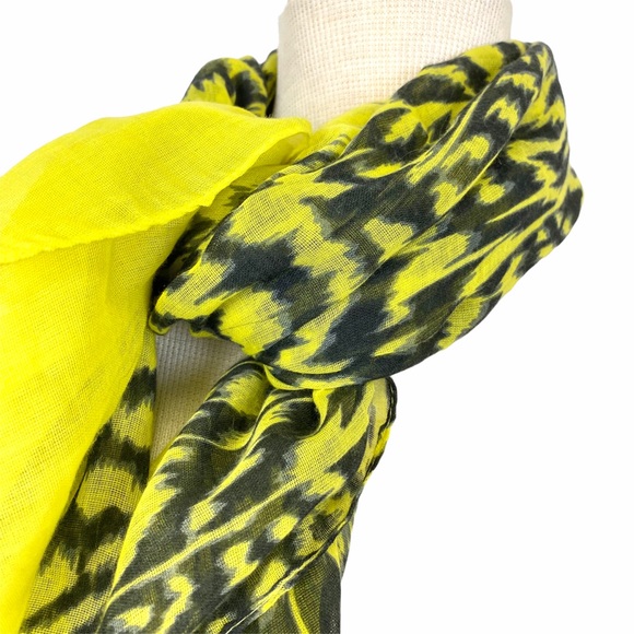 TOPSHOP Yellow & Black Abstract Animal Print Scarf - Picture 2 of 5
